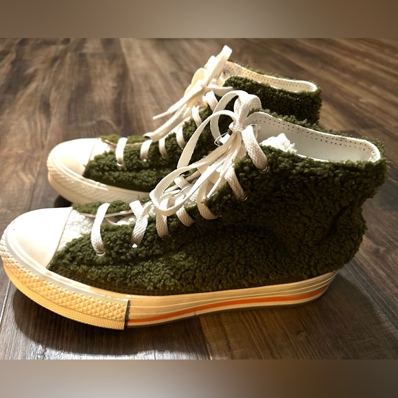 NWOT Converse All Star Unisex Mens Olive Fuzzy High Top Sneakers Shoes Size 6 US - Picture 4 of 6
